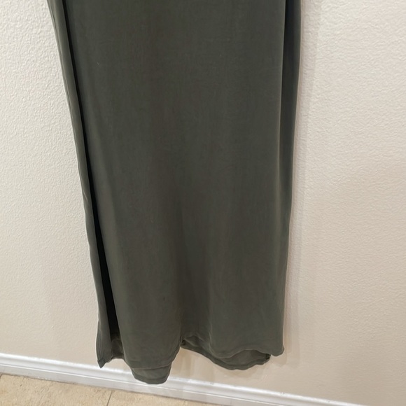 Lululemon Olive Green Sleeveless Dress—BEAUTIFUL!!  Wonderful Fabric—Excl. Cond! - Picture 3 of 7